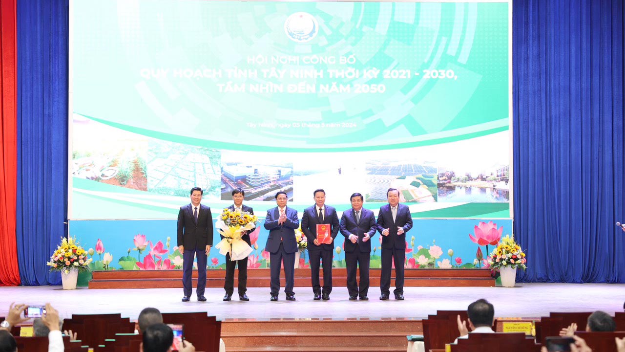 Anh Vũ Mạnh Hùng, Phó Chủ tịch DAA Việt Nam chia sẻ về mô hình kinh tế xanh trong nông nghiệp