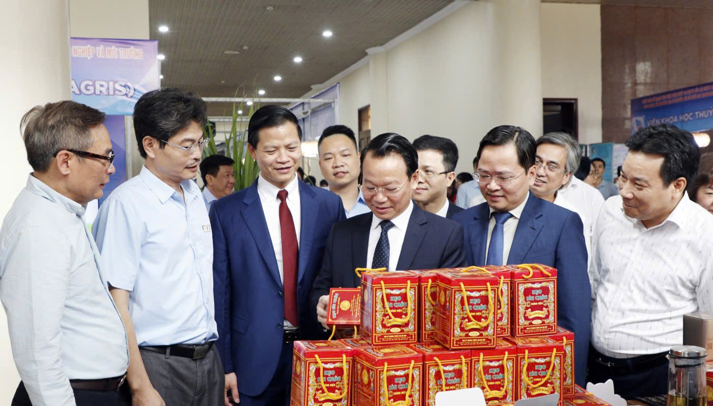 Hơn 1200 đại biểu tham dự hội nghị phát triển nông nghiệp môi trường tại Bắc Ninh